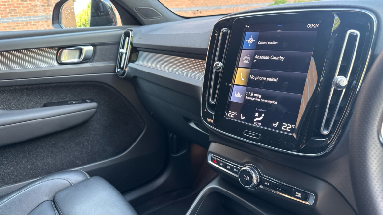 Volvo Xc40 2.0 B4P R DESIGN Pro 5dr AWD Auto Petrol Estate